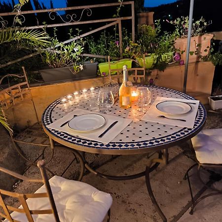 Love-Room Discret 40 M2 Bormes Les Mimosas Village Avec Terrasse Bormes-les-Mimosas Exterior foto