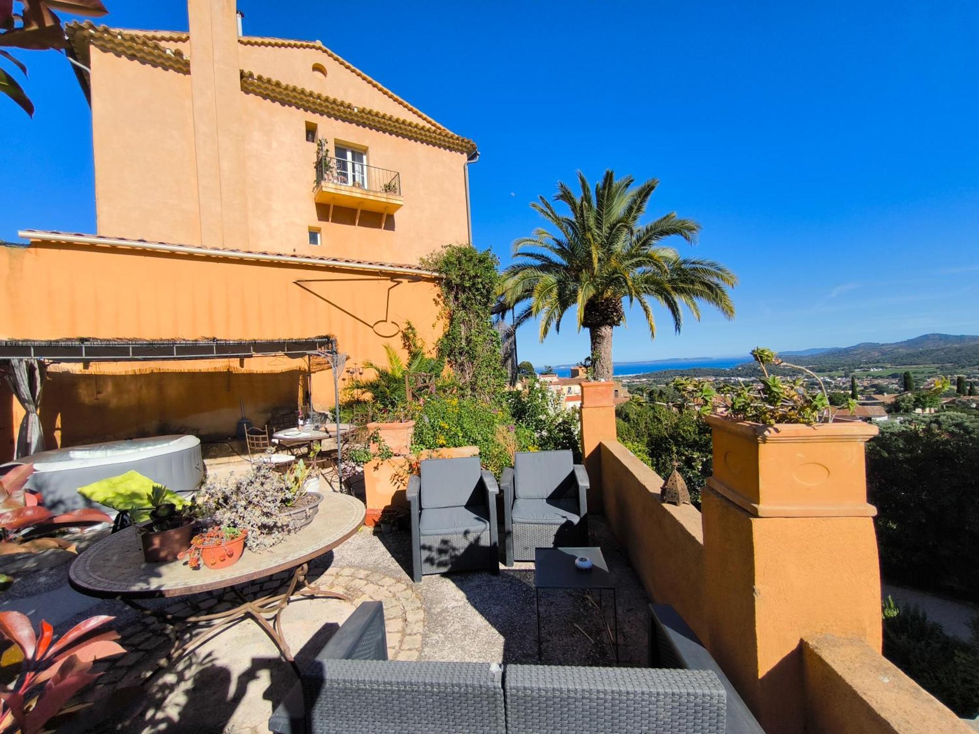 Love-Room Discret 40 M2 Bormes Les Mimosas Village Avec Terrasse Bormes-les-Mimosas Exterior foto