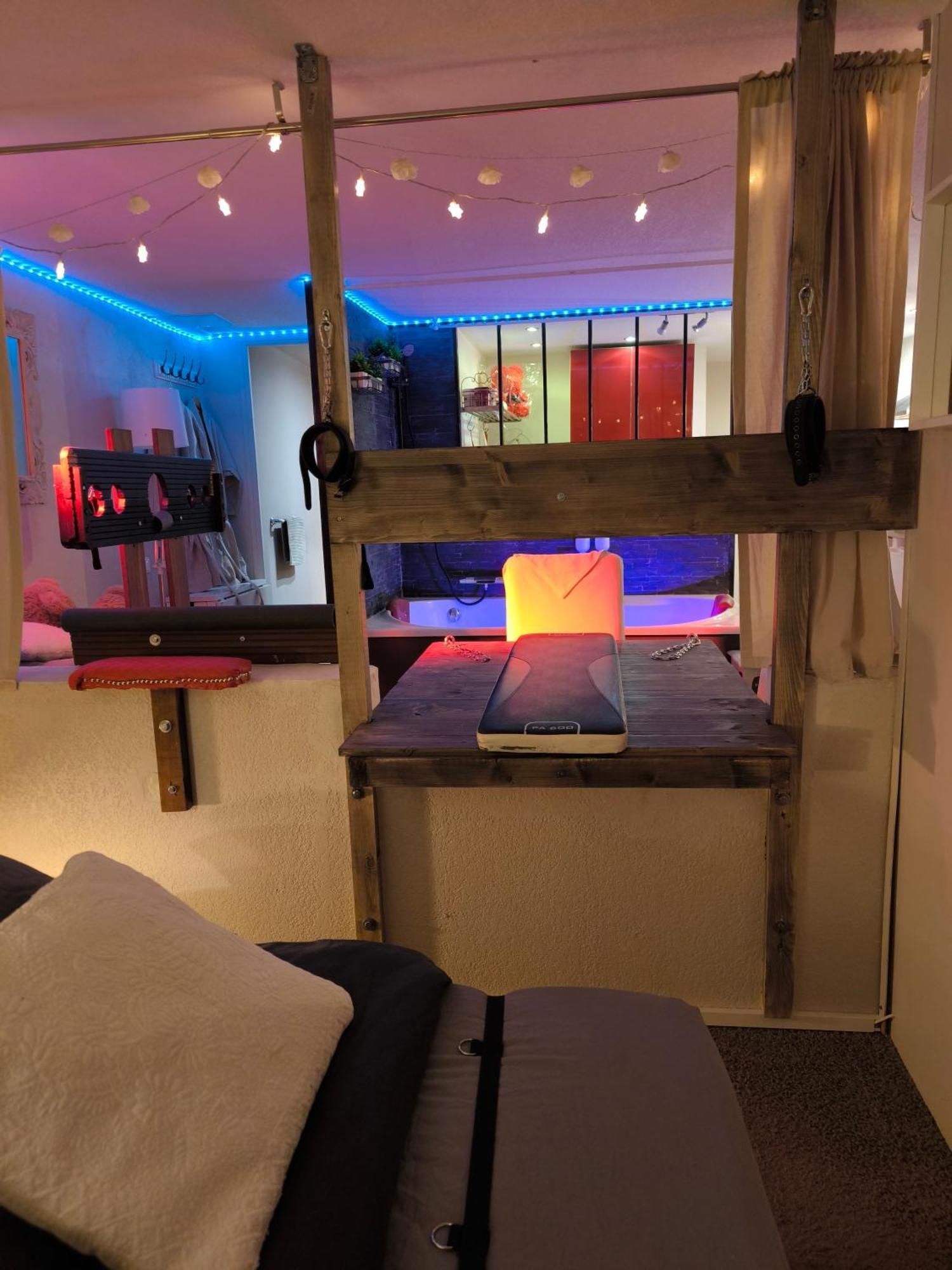 Love-Room Discret 40 M2 Bormes Les Mimosas Village Avec Terrasse Bormes-les-Mimosas Exterior foto