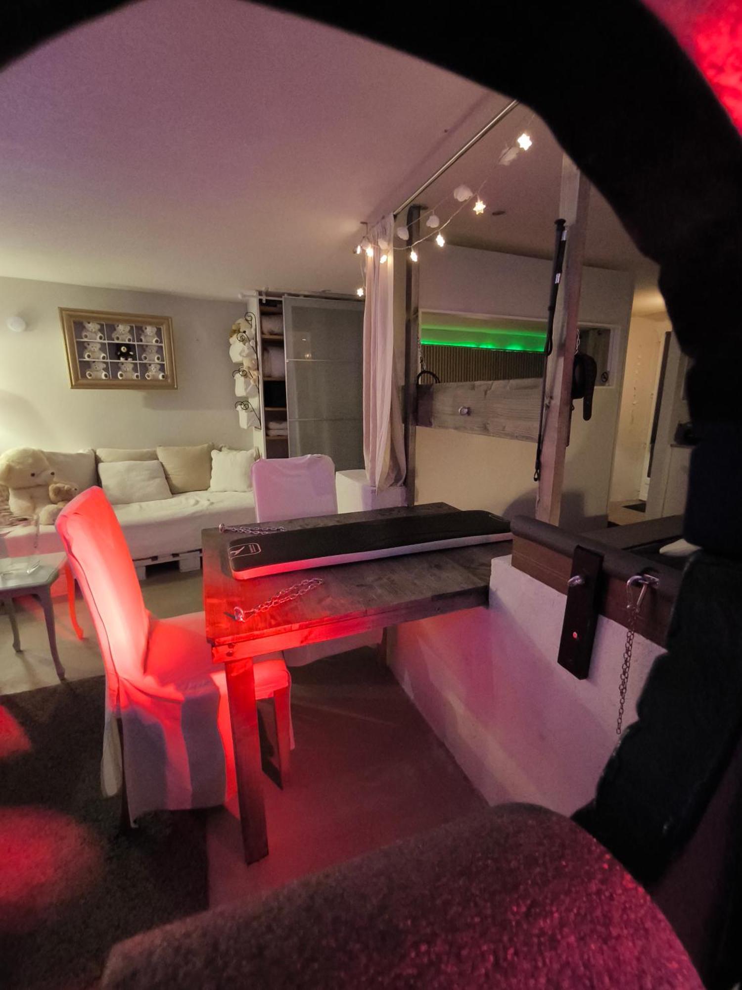Love-Room Discret 40 M2 Bormes Les Mimosas Village Avec Terrasse Bormes-les-Mimosas Exterior foto