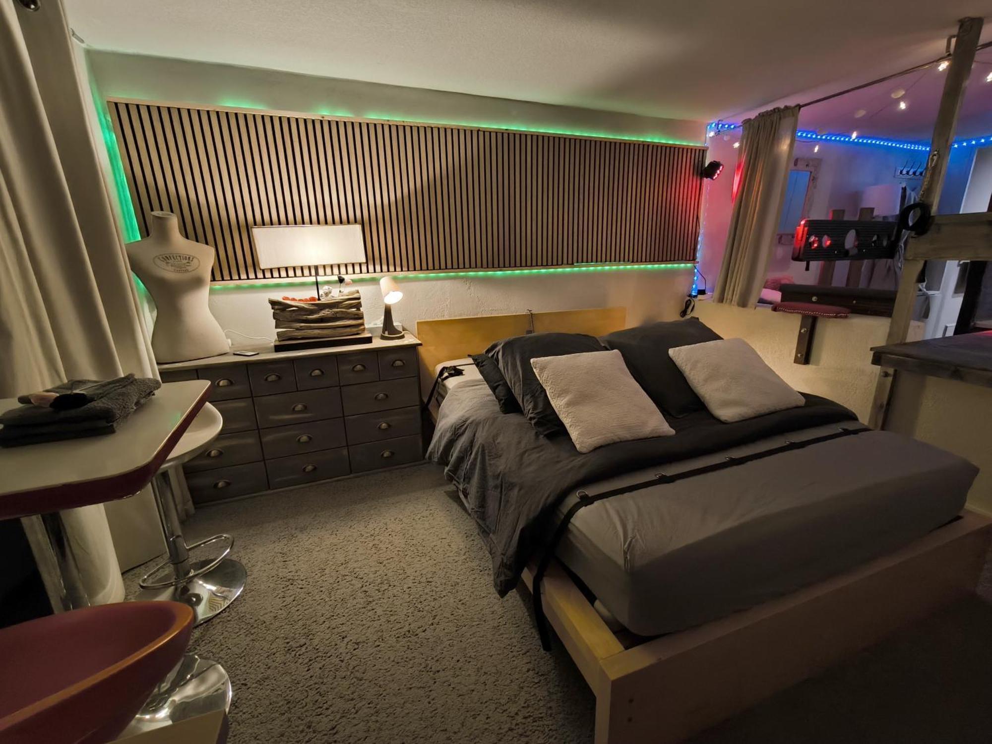 Love-Room Discret 40 M2 Bormes Les Mimosas Village Avec Terrasse Bormes-les-Mimosas Exterior foto