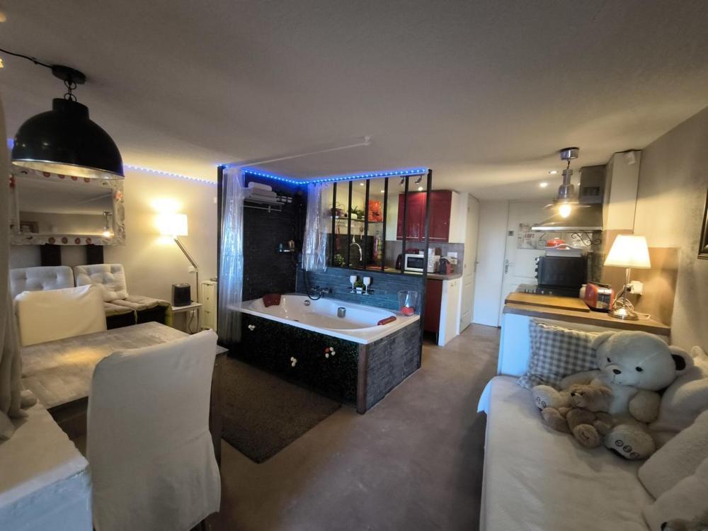 Love-Room Discret 40 M2 Bormes Les Mimosas Village Avec Terrasse Bormes-les-Mimosas Exterior foto