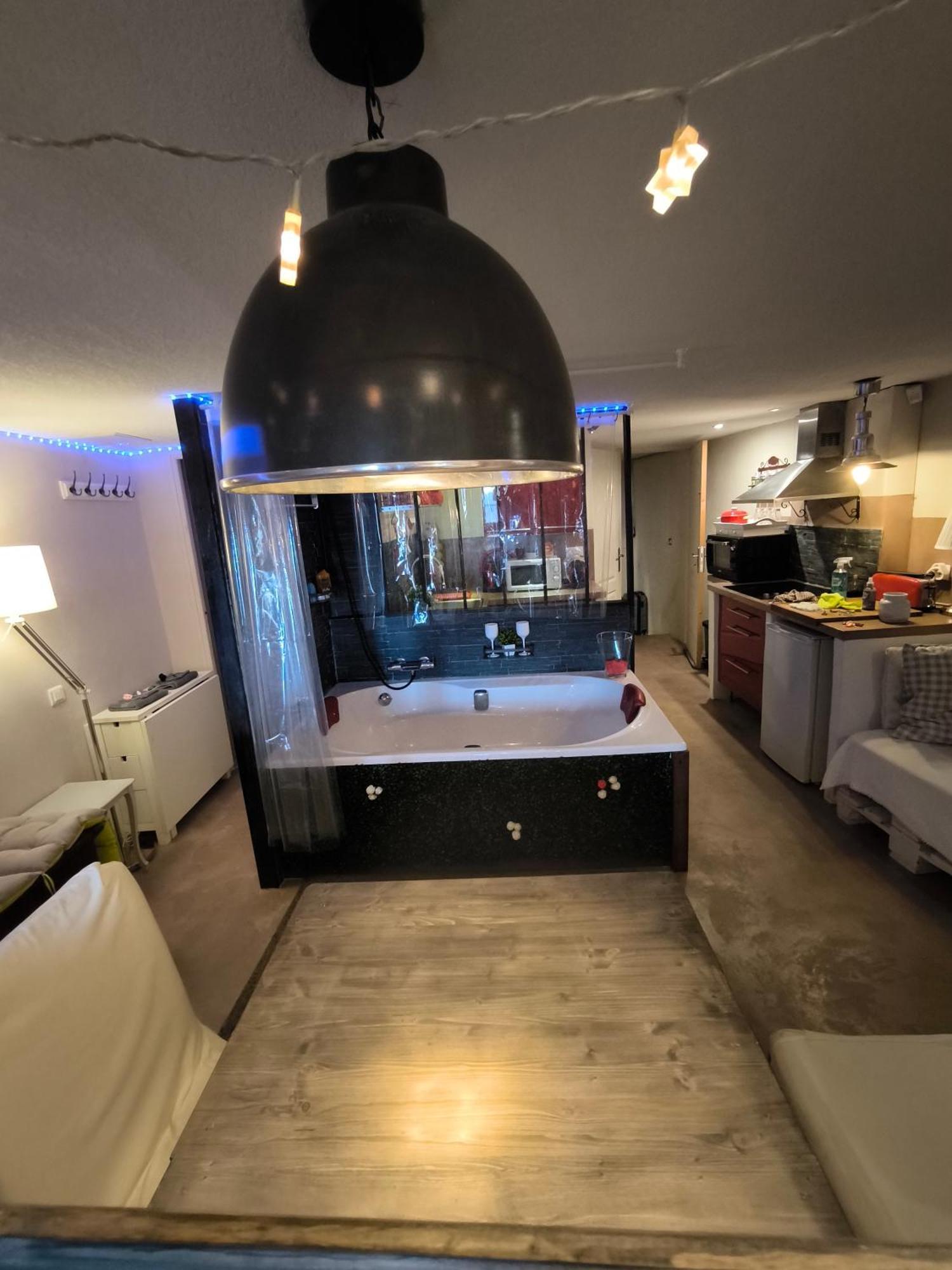 Love-Room Discret 40 M2 Bormes Les Mimosas Village Avec Terrasse Bormes-les-Mimosas Exterior foto