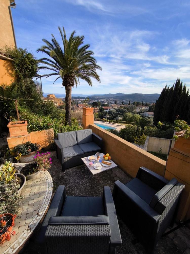 Love-Room Discret 40 M2 Bormes Les Mimosas Village Avec Terrasse Bormes-les-Mimosas Exterior foto